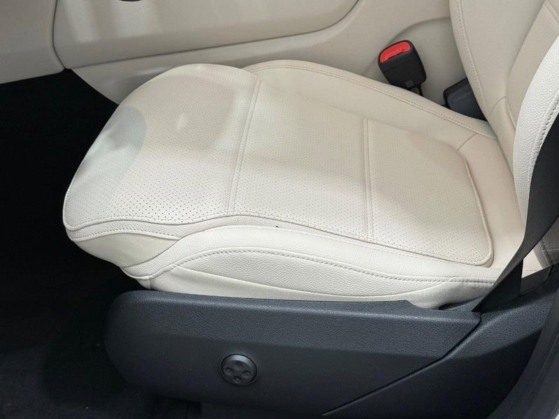 New 2026 Mercedes-Benz GLC 300 4MATIC image 16