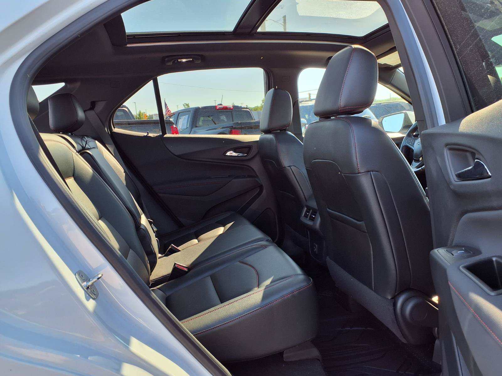 Used 2022 Chevrolet Equinox RS w/ RS Leather Package FWD image 31