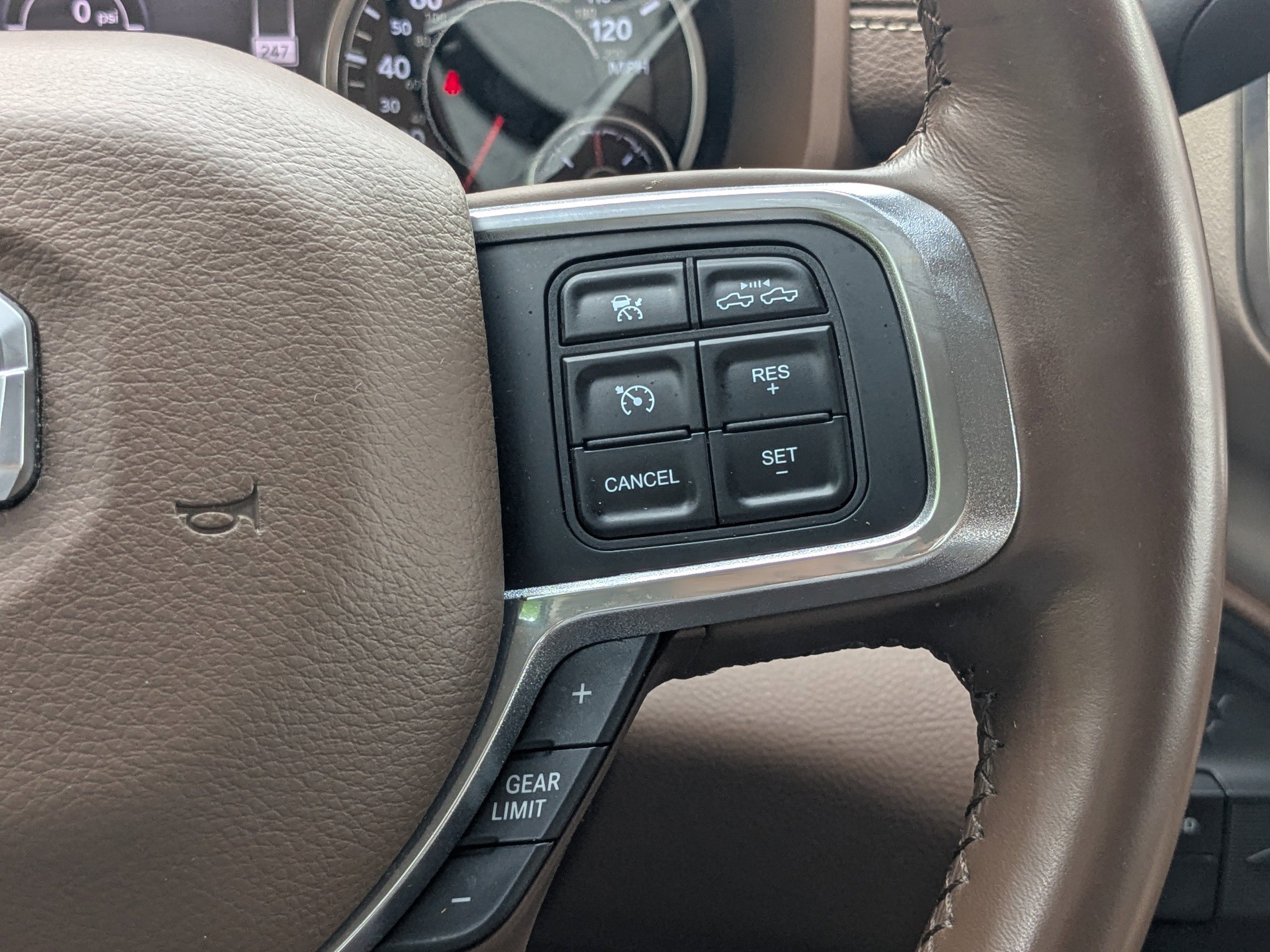 Used 2019 RAM 2500 Laramie AWD/4WD image 25