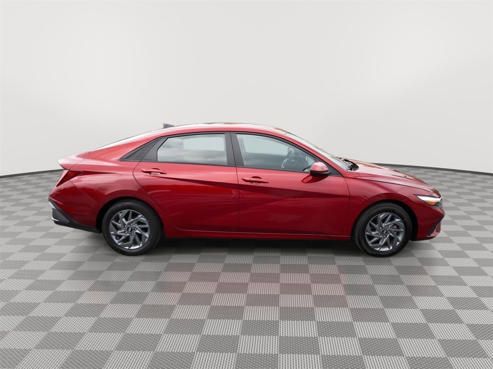 Used 2024 Hyundai Elantra SEL FWD image 4