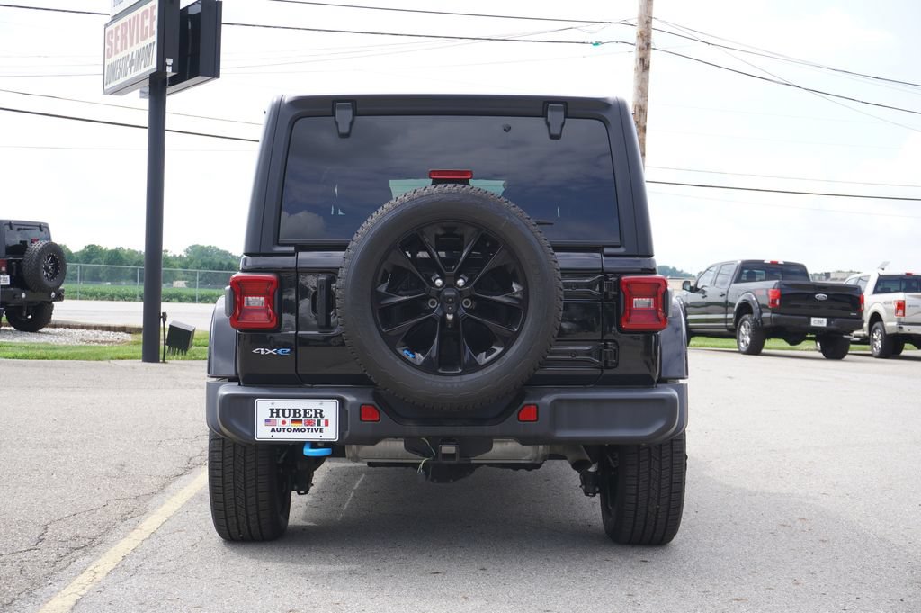 Used 2022 Jeep Wrangler Unlimited Sahara w/ Cold Weather Group AWD/4WD image 6
