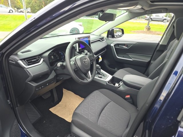 New 2025 Toyota RAV4 XLE image 9