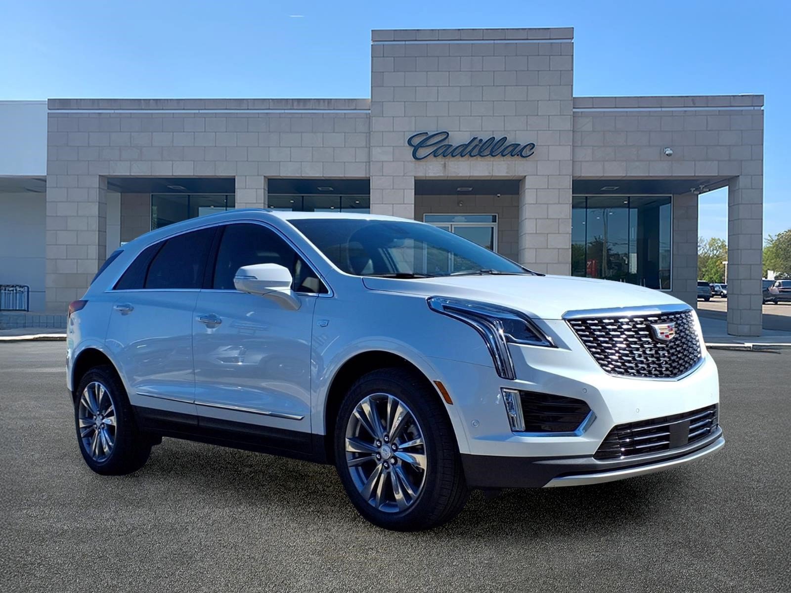 New 2026 Cadillac XT5 Premium Luxury w/ Driver Assist Package AWD/4WD image 3