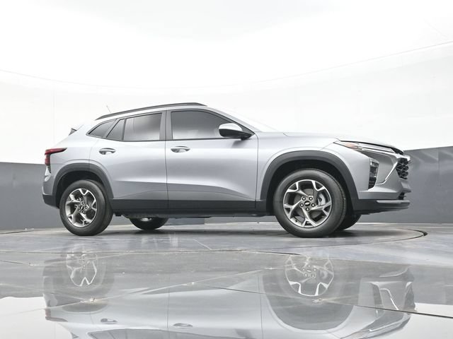 New 2026 Chevrolet Trax LT w/ Driver Confidence Package FWD image 43