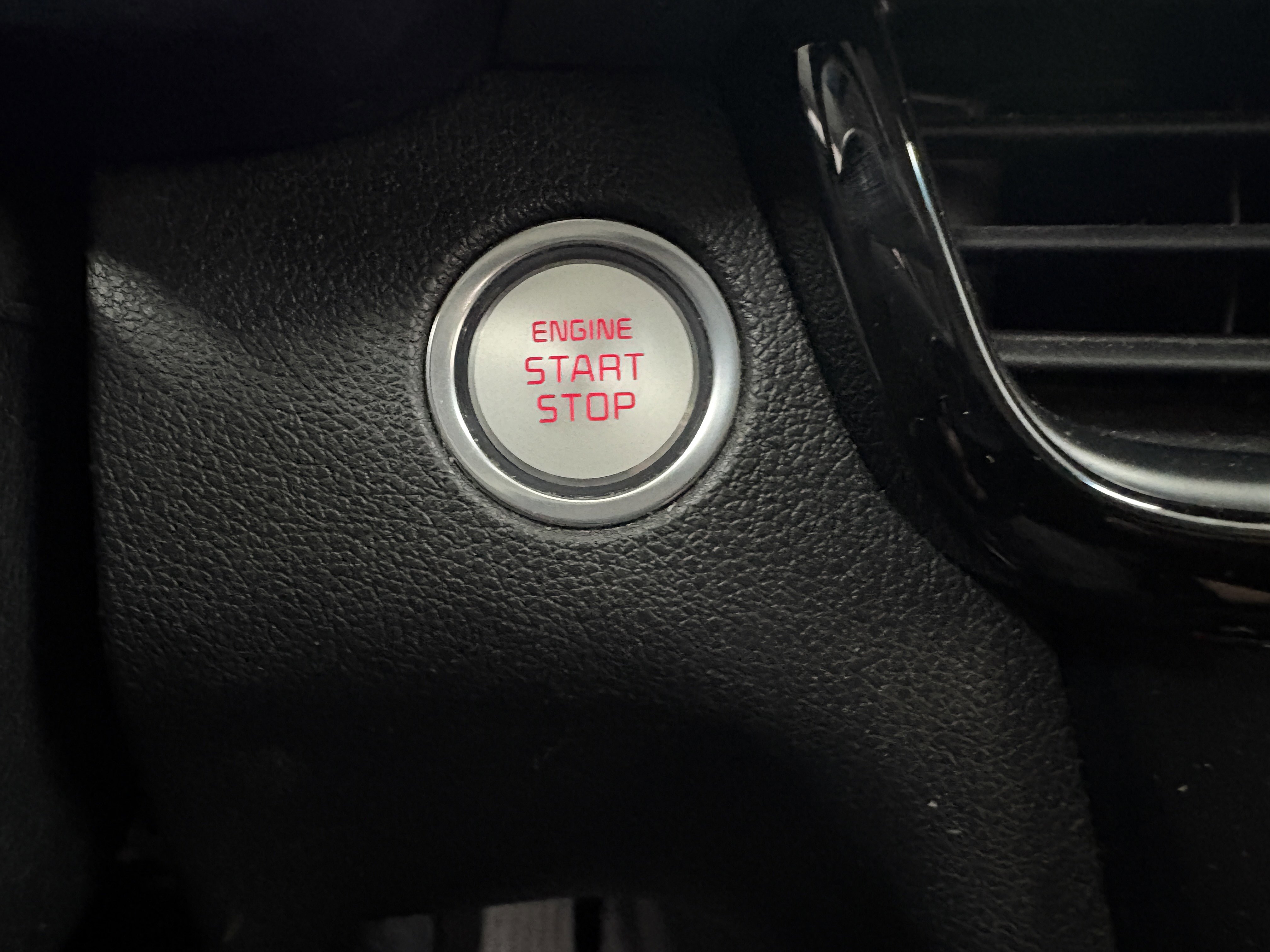 Used 2020 Kia Optima SE image 17