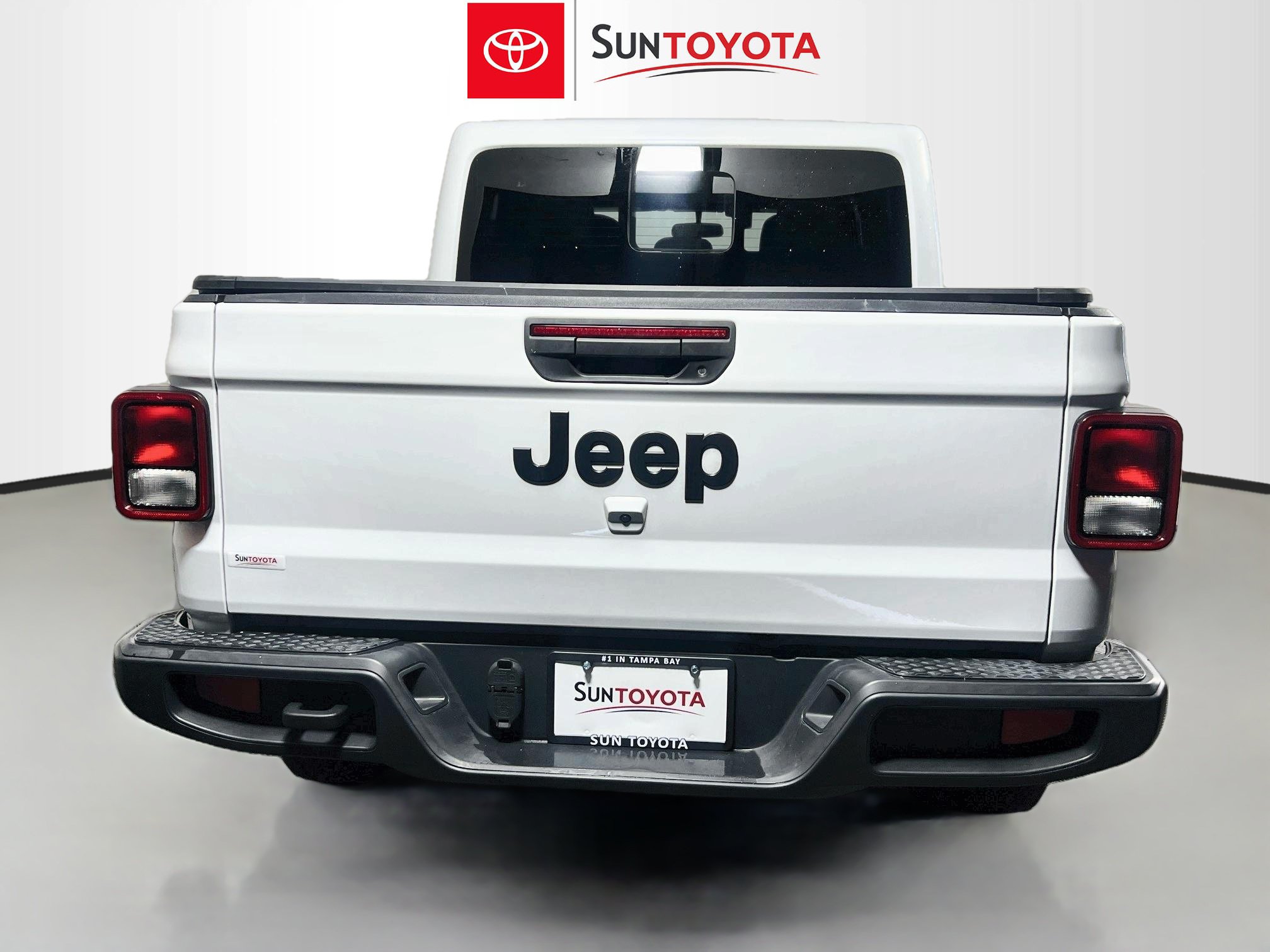 Used 2024 Jeep Gladiator Sport AWD/4WD image 5