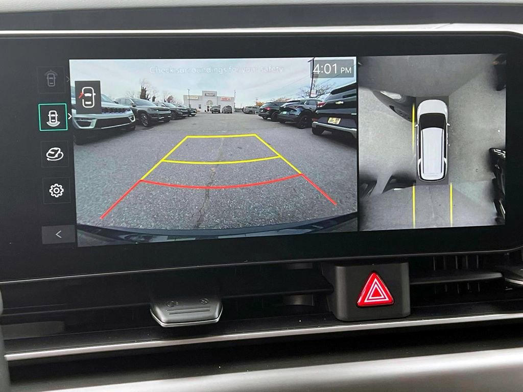 Used 2025 Kia Carnival SX Prestige image 33