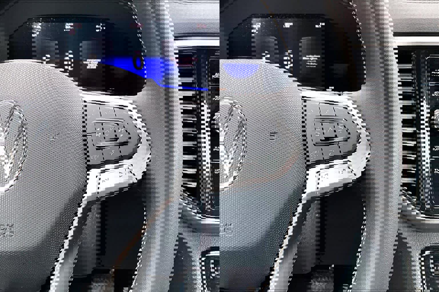 Certified 2022 Volkswagen Atlas Cross Sport SE w/ Black Wheel Package image 24