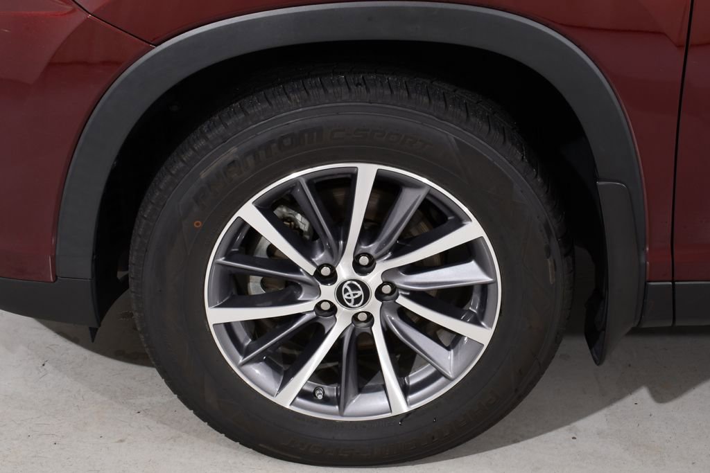 Used 2019 Toyota Highlander XLE AWD/4WD image 26