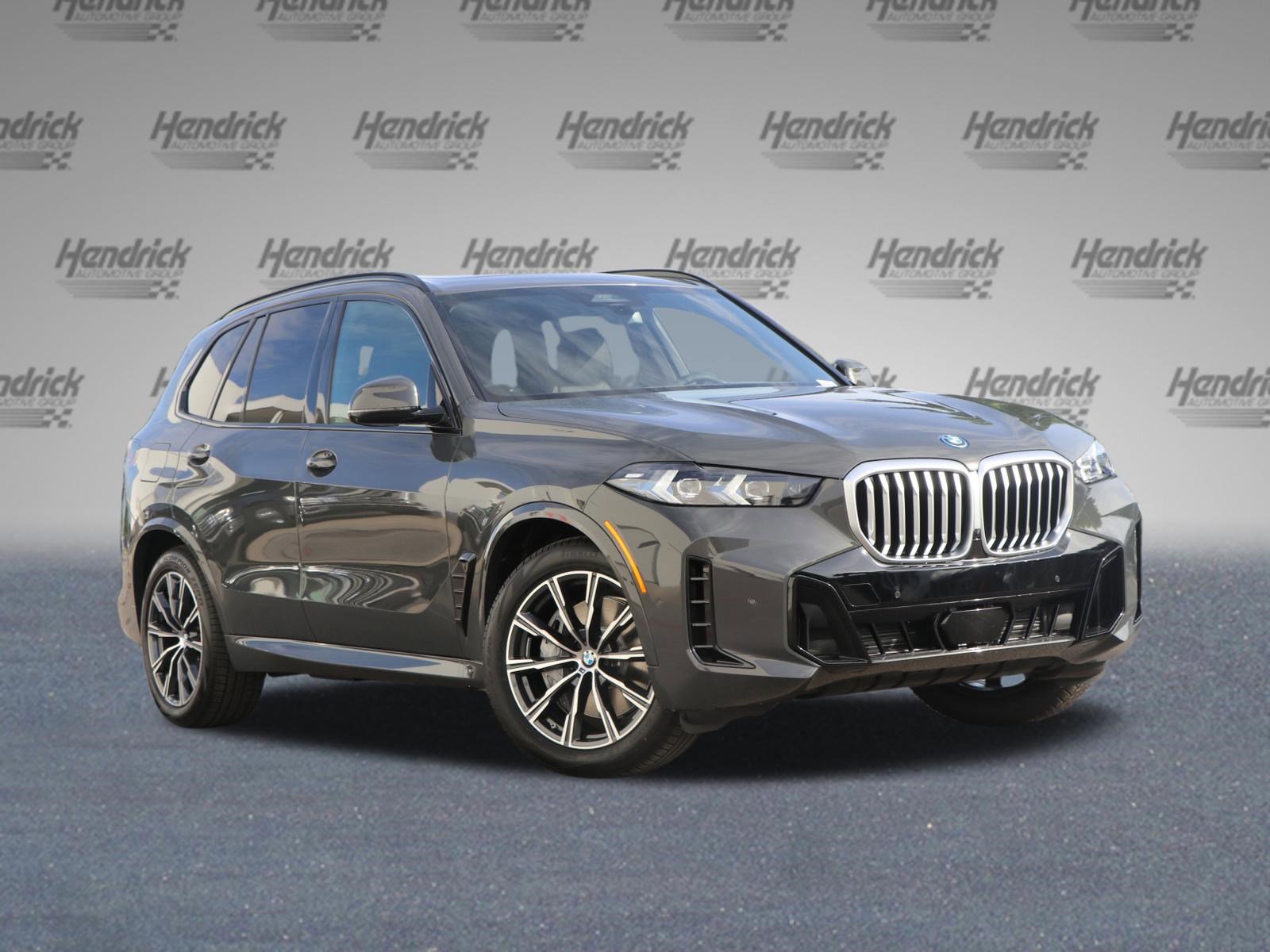 Used 2026 BMW X5 xDrive50e w/ M Sport Package AWD/4WD image 2