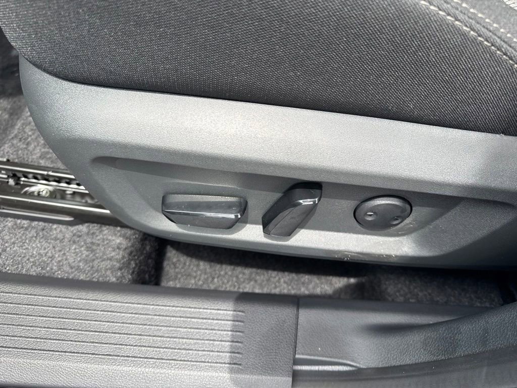 New 2026 Nissan Rogue SV w/ Cold Weather Package FWD image 22