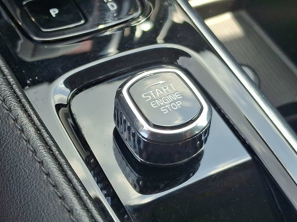 Used 2023 Volvo S90 B6 Plus AWD/4WD image 25