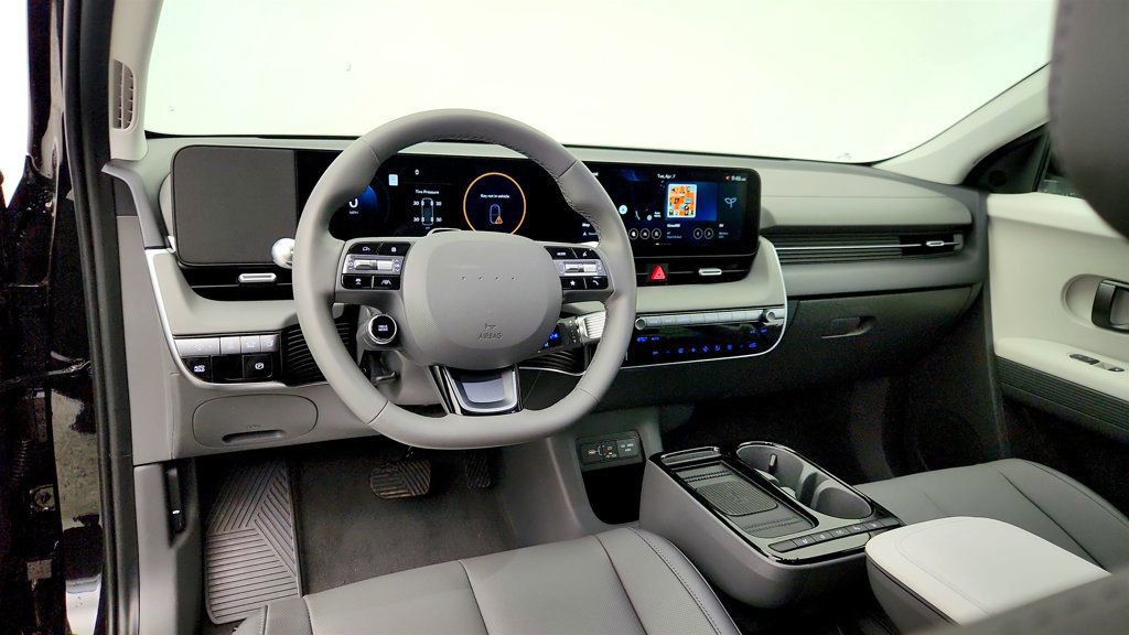Used 2025 Hyundai Ioniq 5 SEL image 12
