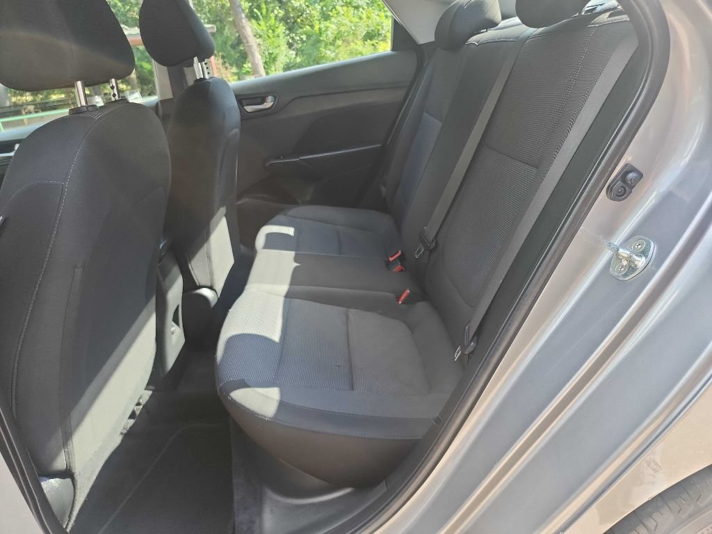 Used 2021 Hyundai Accent SEL FWD image 18