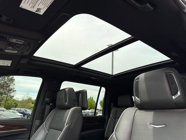 Used 2024 Cadillac Escalade ESV Premium Luxury image 34