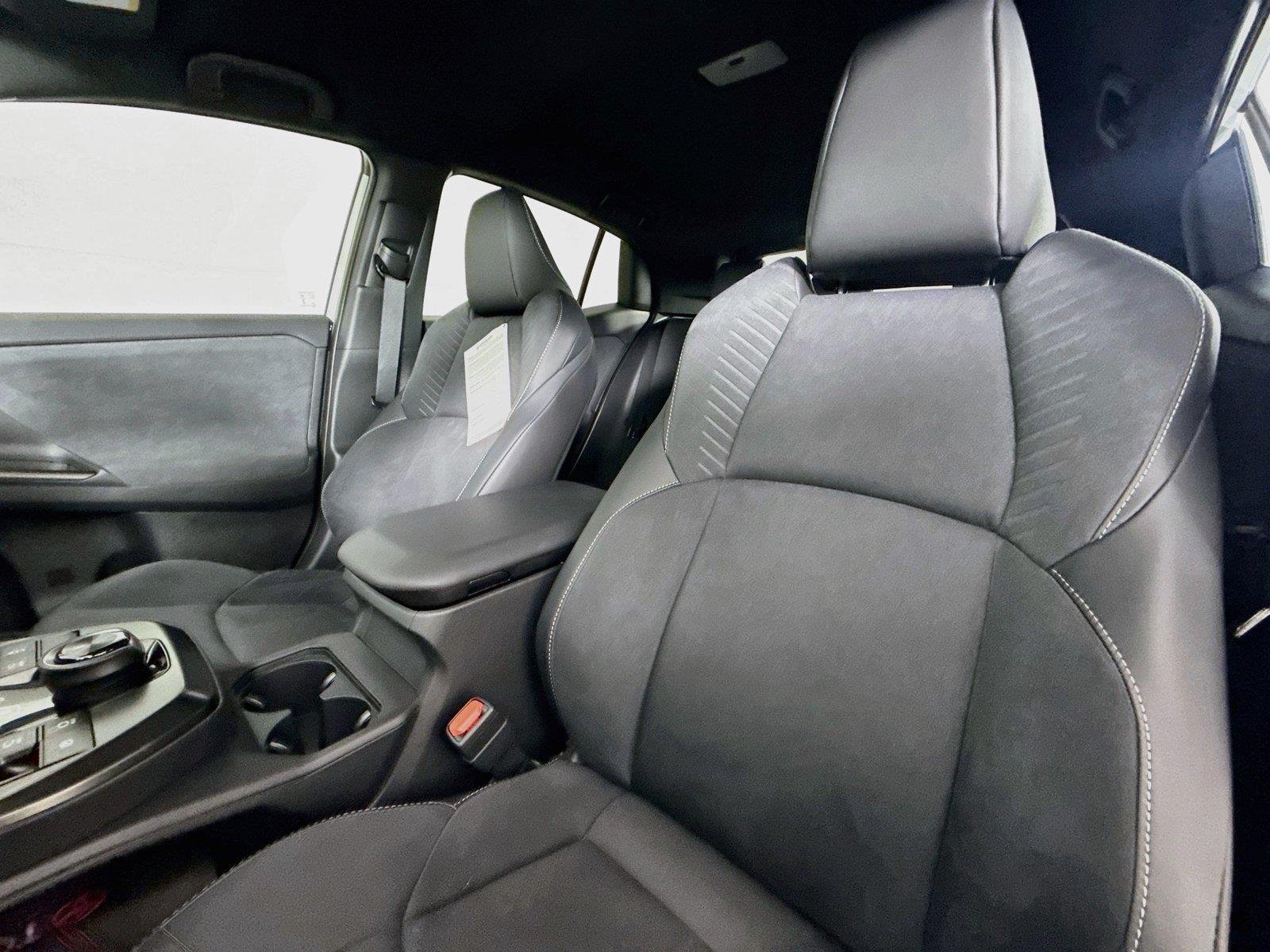 New 2026 Toyota C-HR AWD/4WD image 3