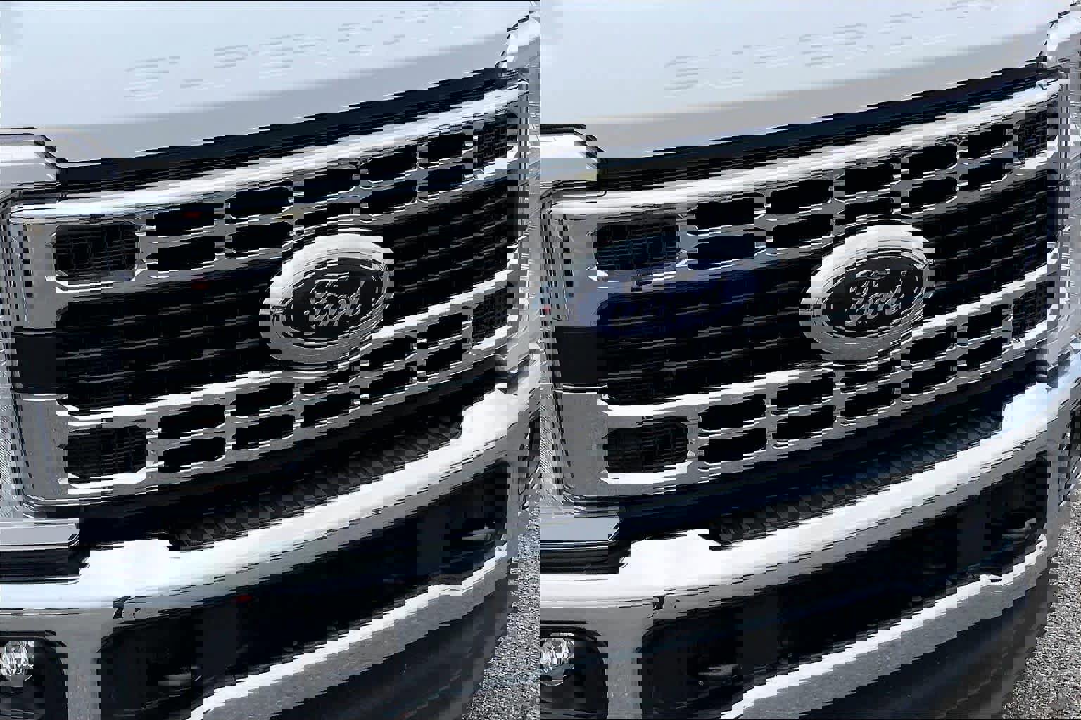 Used 2023 Ford F550 4x4 Crew Cab Super Duty image 29