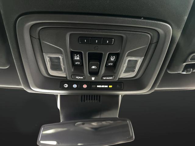 Used 2023 Chevrolet Silverado 1500 ZR2 AWD/4WD image 27