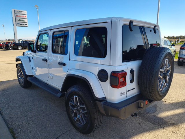 Used 2025 Jeep Wrangler Unlimited Sahara AWD/4WD image 5