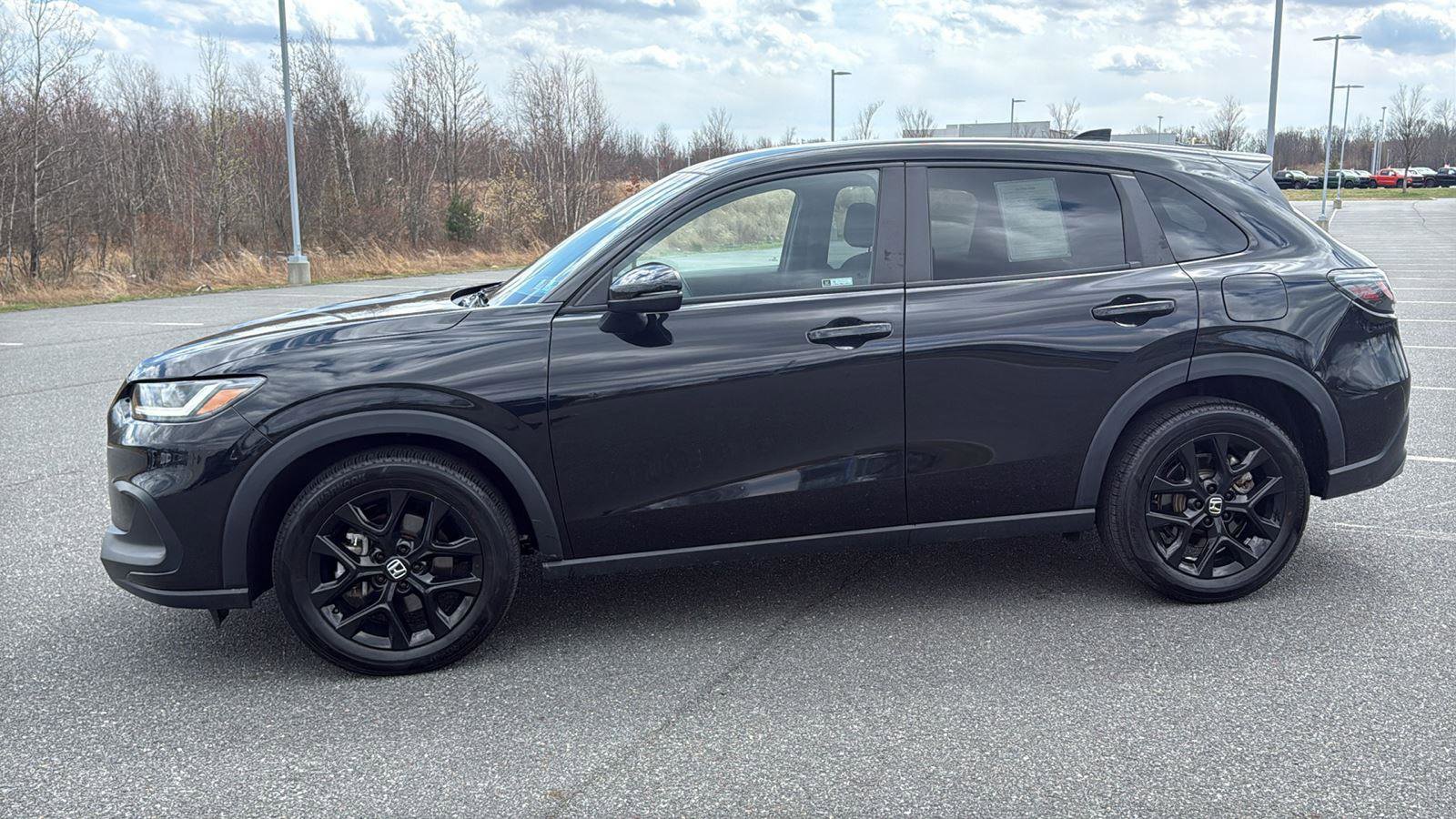 Used 2024 Honda HR-V Sport image 11