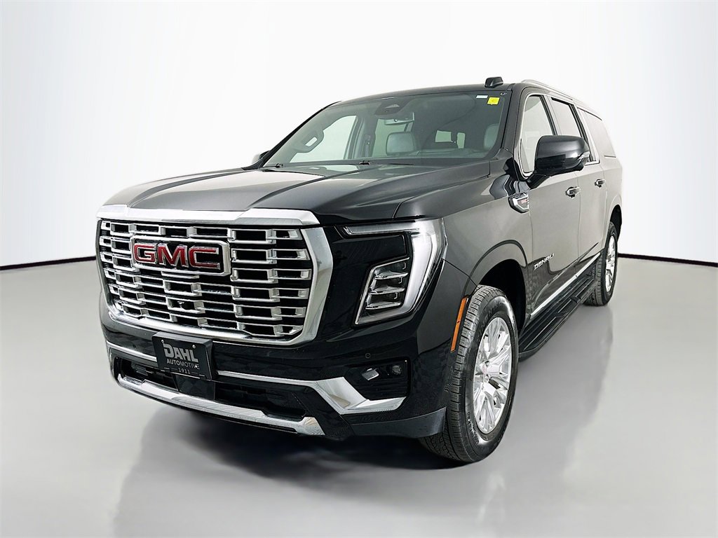 Used 2025 GMC Yukon XL Denali image 3