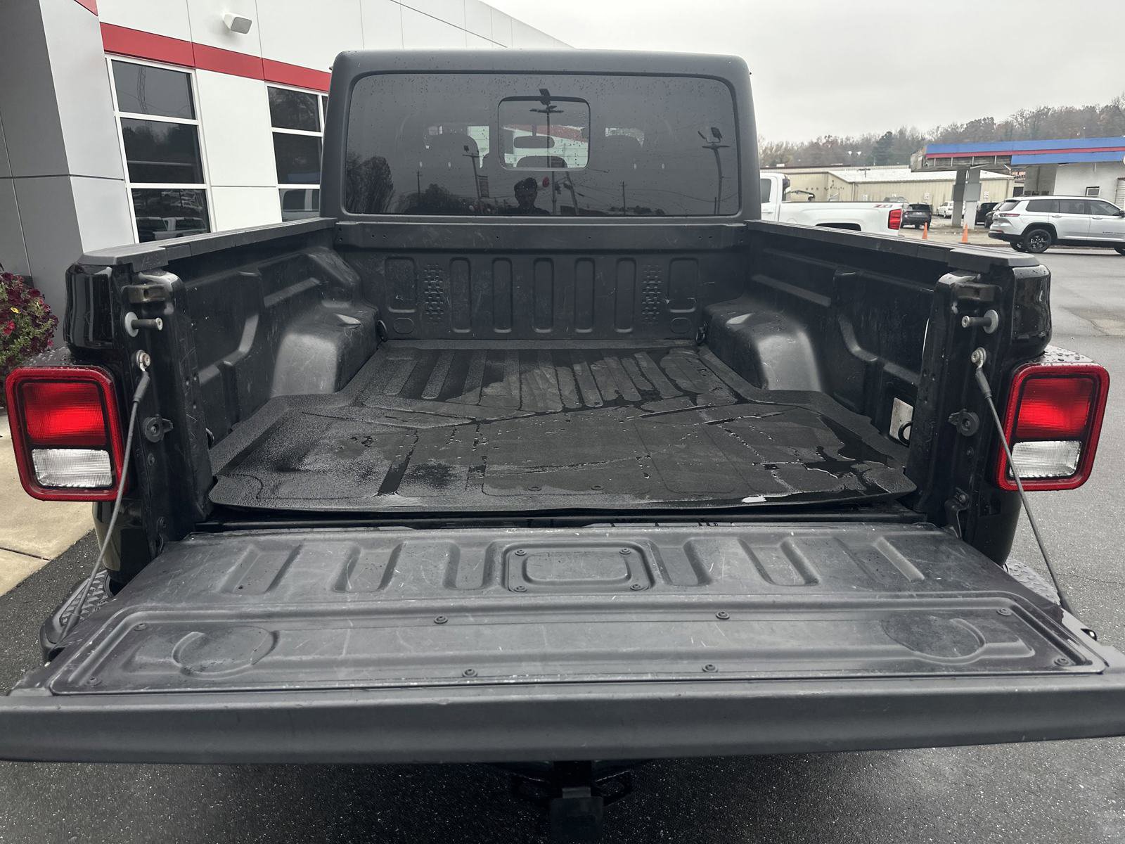 Used 2020 Jeep Gladiator Sport w/ Quick Order Package 24S image 27