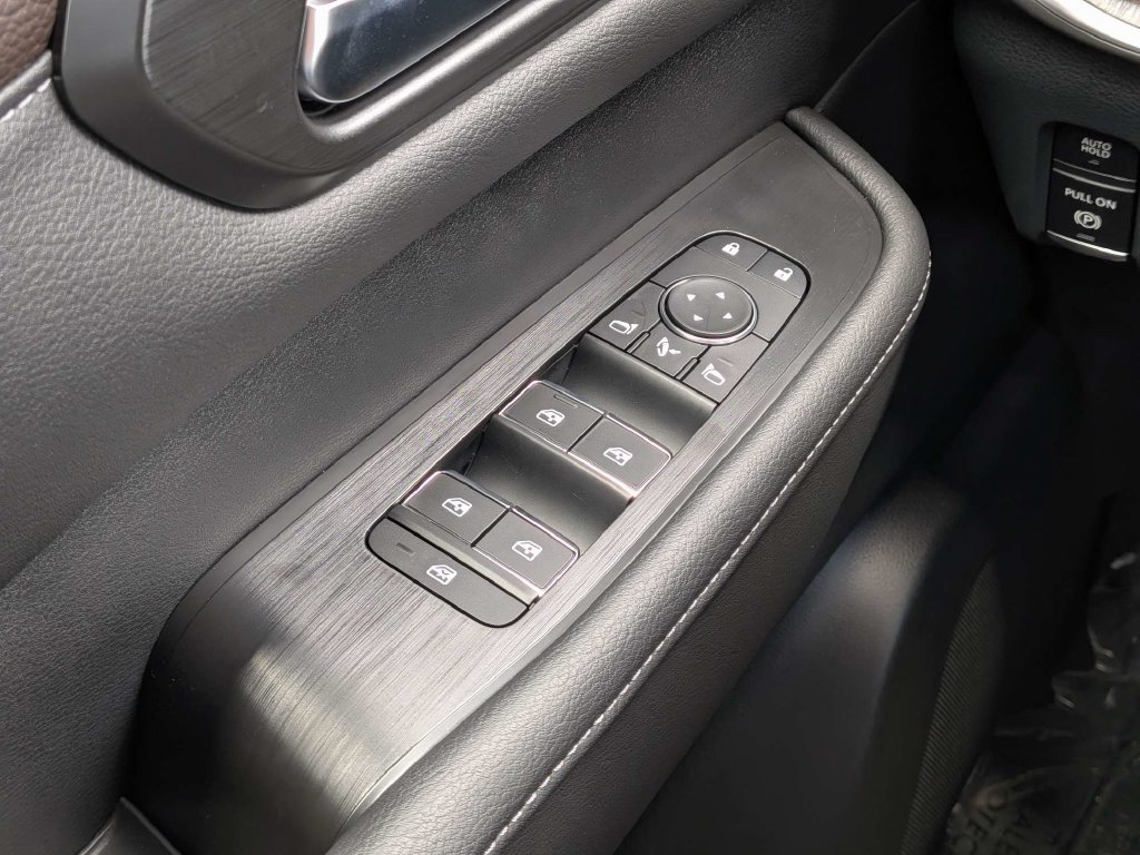 New 2026 Nissan Armada SL w/ Captain's Chari Seat Package AWD/4WD image 21