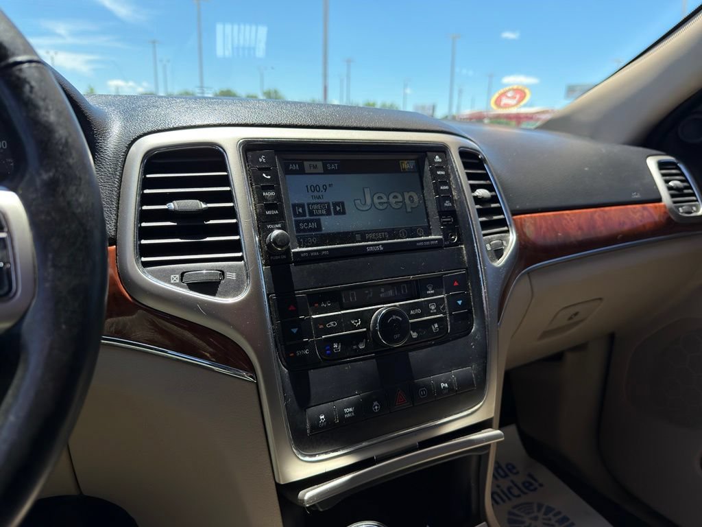 Used 2011 Jeep Grand Cherokee Limited w/ Luxury Group II AWD/4WD image 30