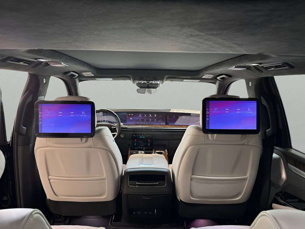 New 2026 Cadillac Escalade ESV Platinum Sport w/ LPO, ONYX Package AWD/4WD image 16