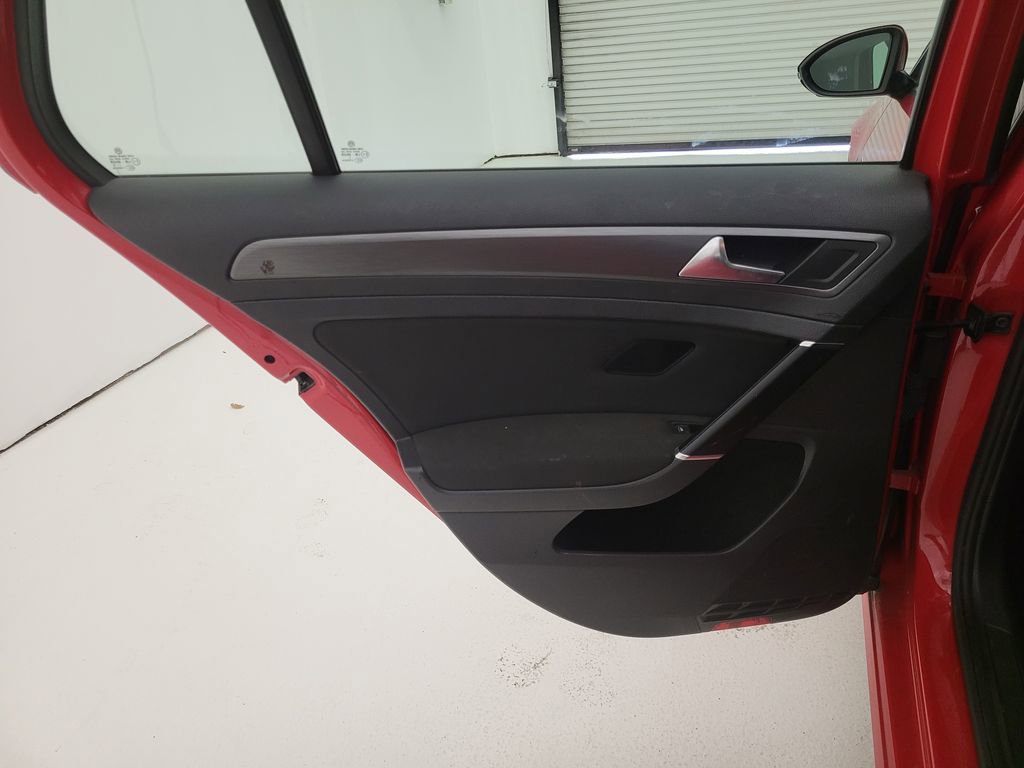 Used 2018 Volkswagen Golf S FWD image 34