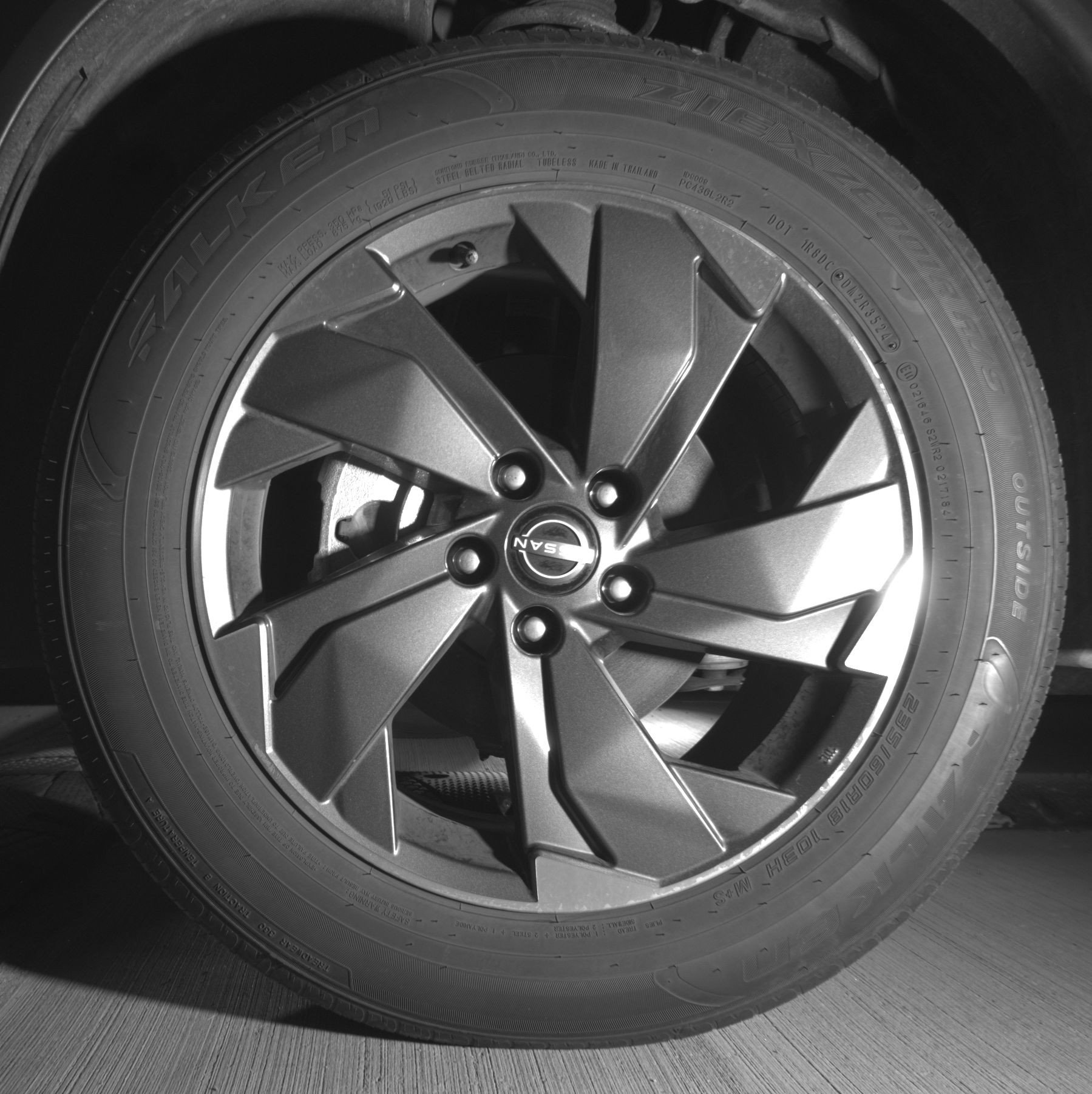 Used 2025 Nissan Rogue SV FWD image 12