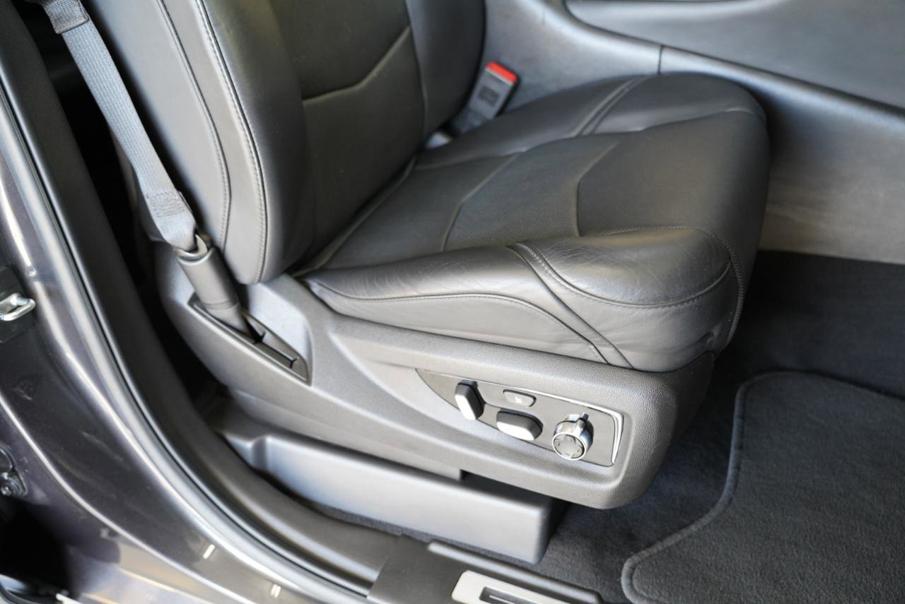 Used 2018 Cadillac Escalade Platinum image 30