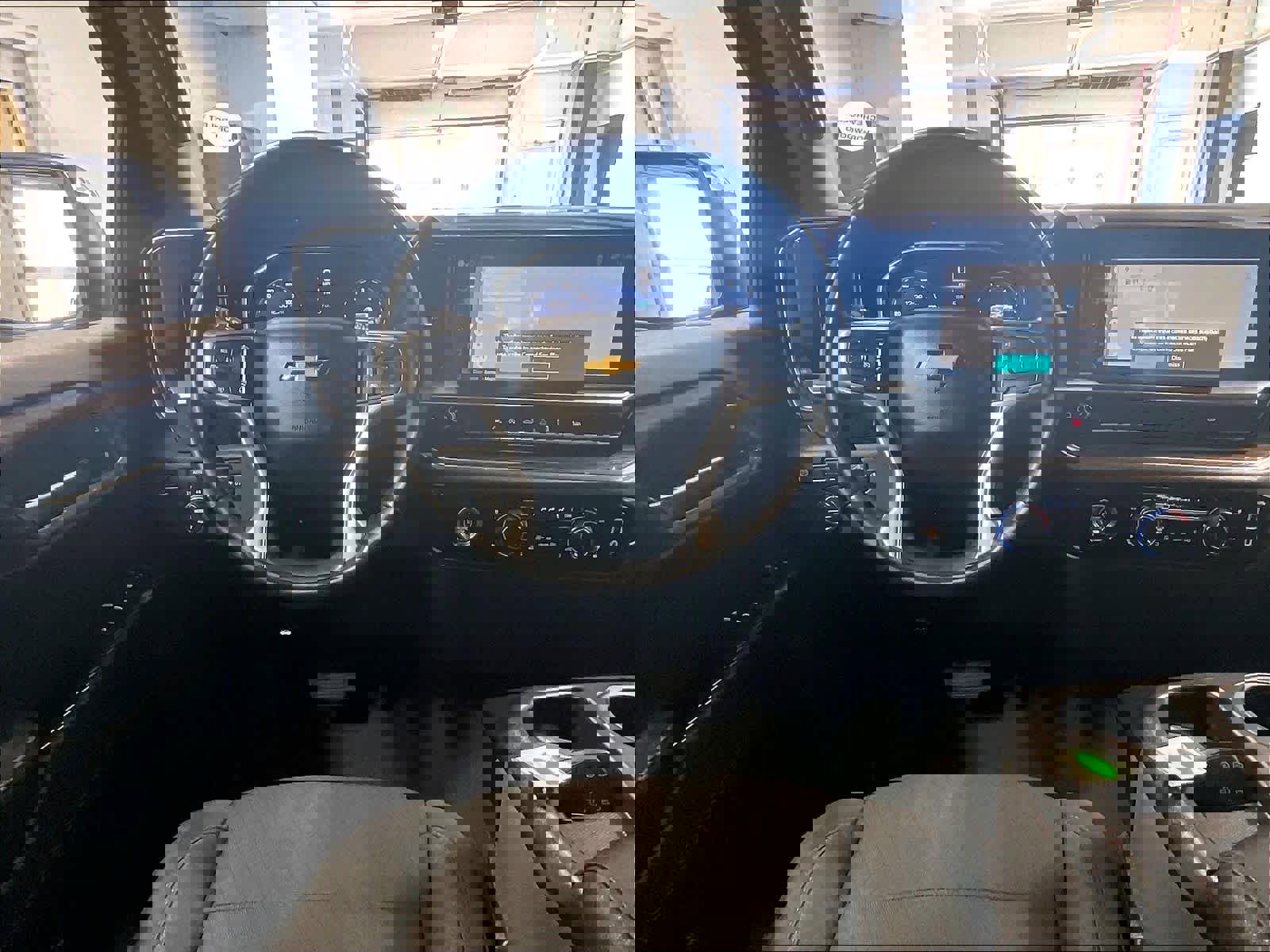 Used 2024 Chevrolet Silverado 1500 LT AWD/4WD image 17