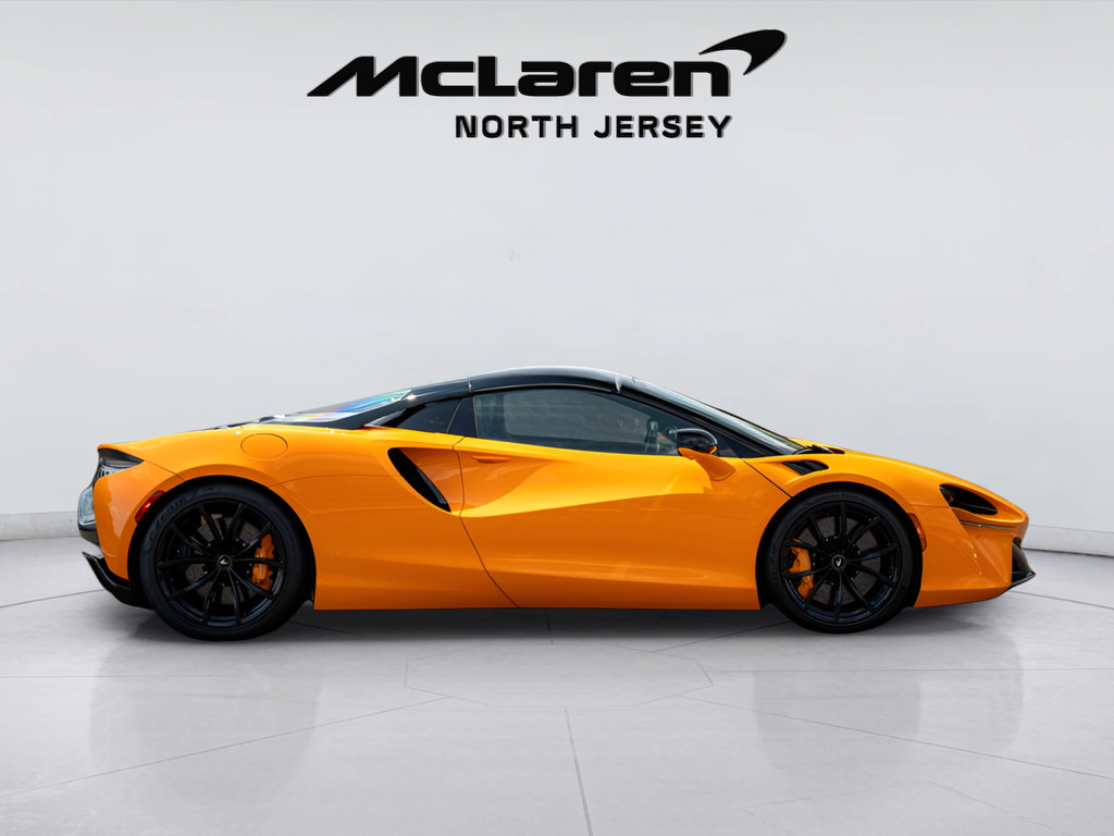 Used 2025 McLaren Artura Spider RWD image 17