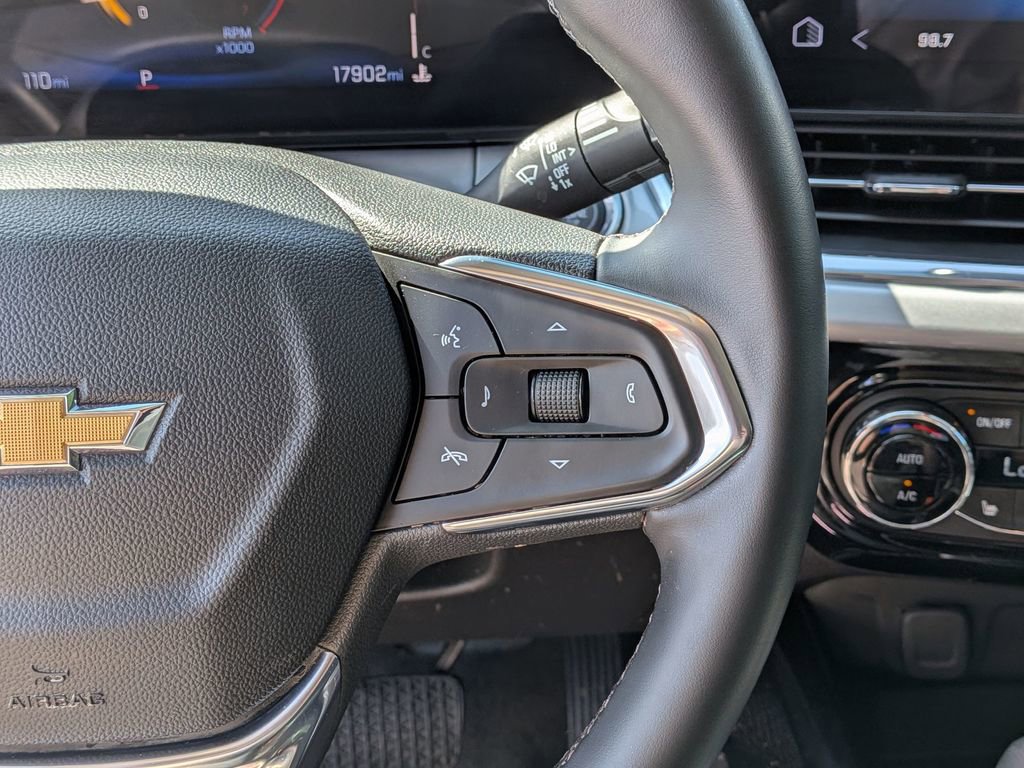 Used 2025 Chevrolet Trax LT w/ Driver Confidence Package FWD image 18