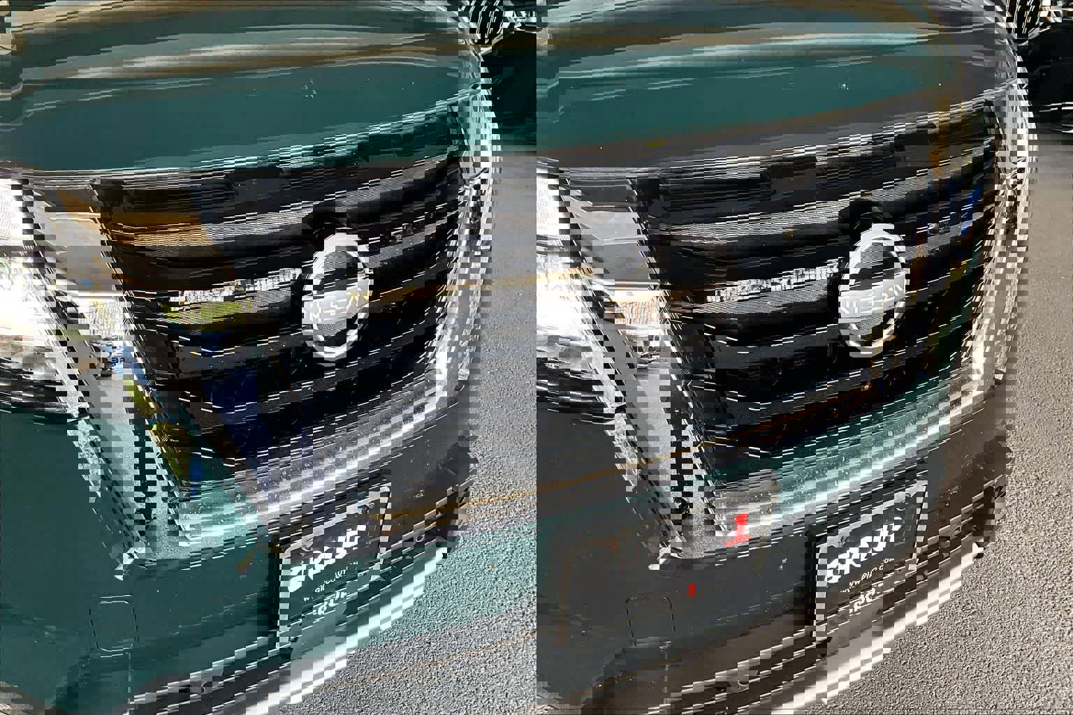 Used 2024 Nissan Pathfinder Platinum image 29