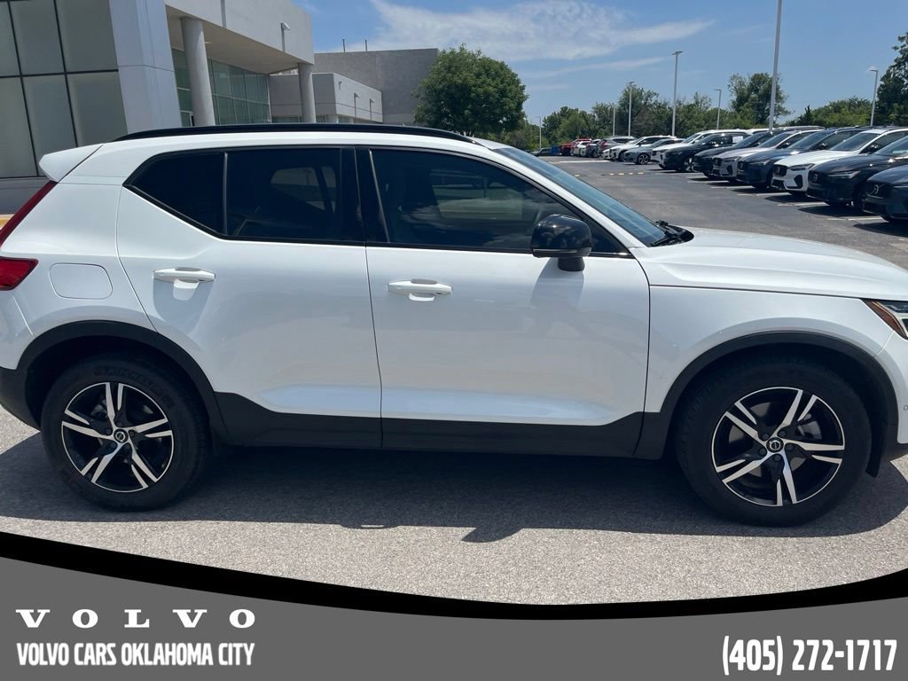 Certified 2023 Volvo XC40 B4 Plus w/ Driver Assist Package FWD image 4