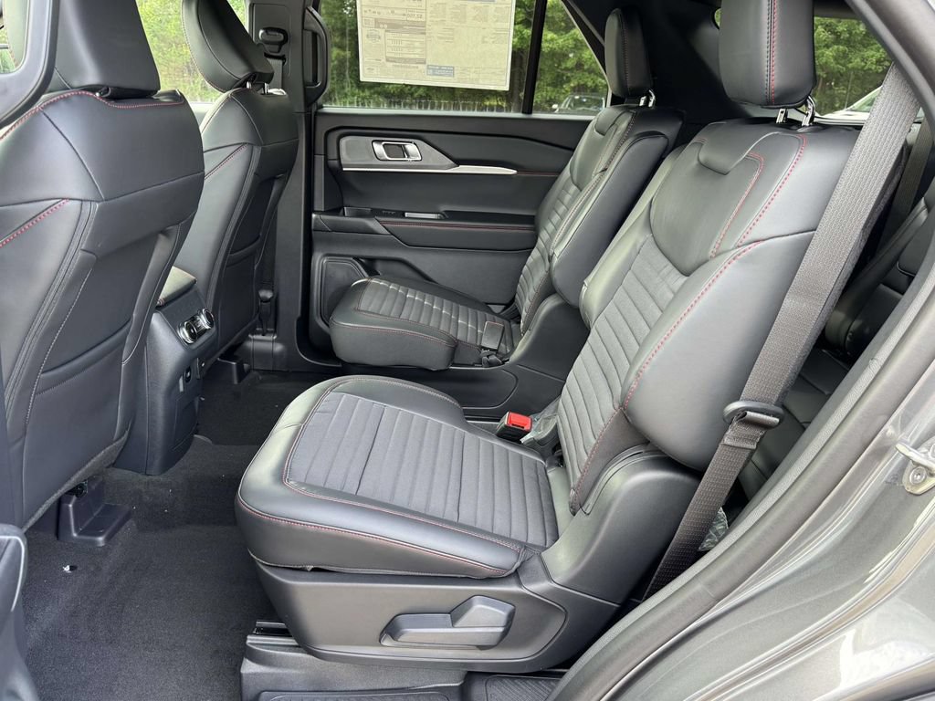 New 2026 Ford Explorer ST-Line AWD/4WD image 17
