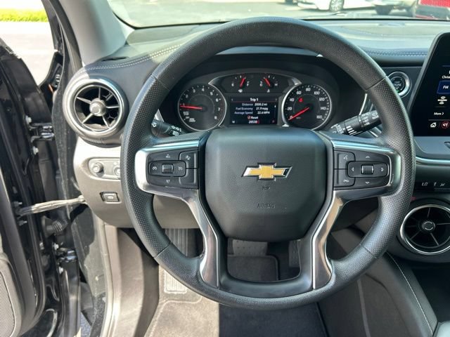 Used 2025 Chevrolet Blazer LT AWD/4WD image 19