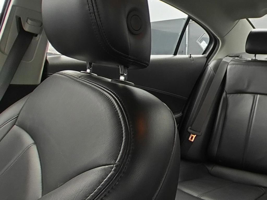 Used 2010 Buick LaCrosse CXL FWD image 9