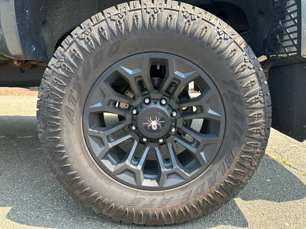 Used 2020 Chevrolet Silverado 2500 LTZ w/ LTZ Premium Package AWD/4WD image 12