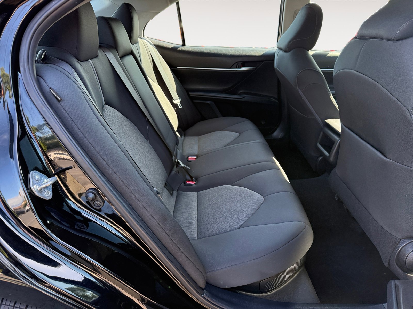 Used 2021 Toyota Camry LE FWD image 18