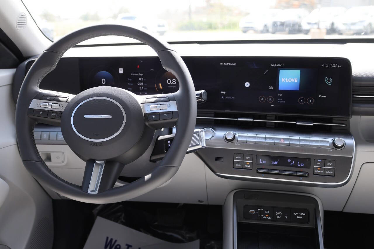 Used 2025 Hyundai Kona SEL FWD image 24