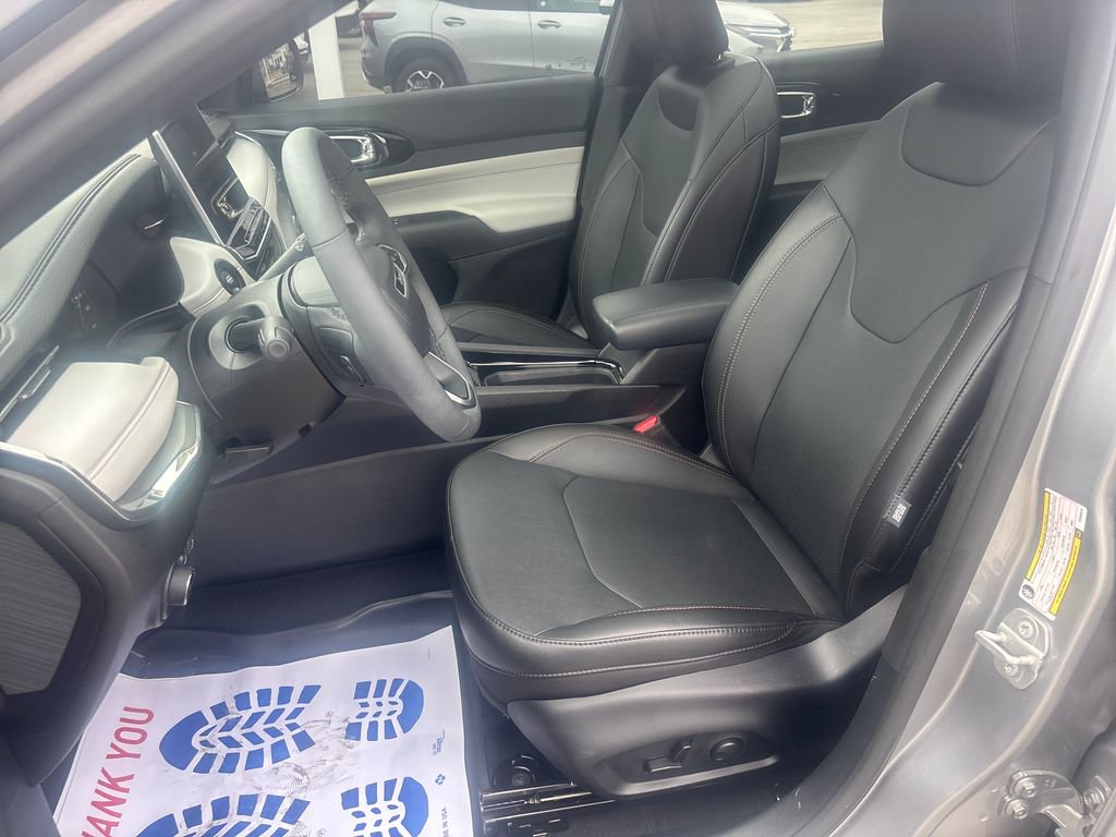 Used 2023 Jeep Compass Limited w/ Sun and Sound Group AWD/4WD image 14