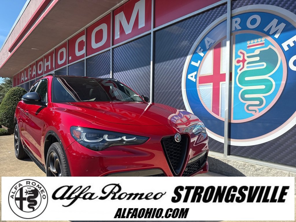 New 2025 Alfa Romeo Stelvio Sprint image 1