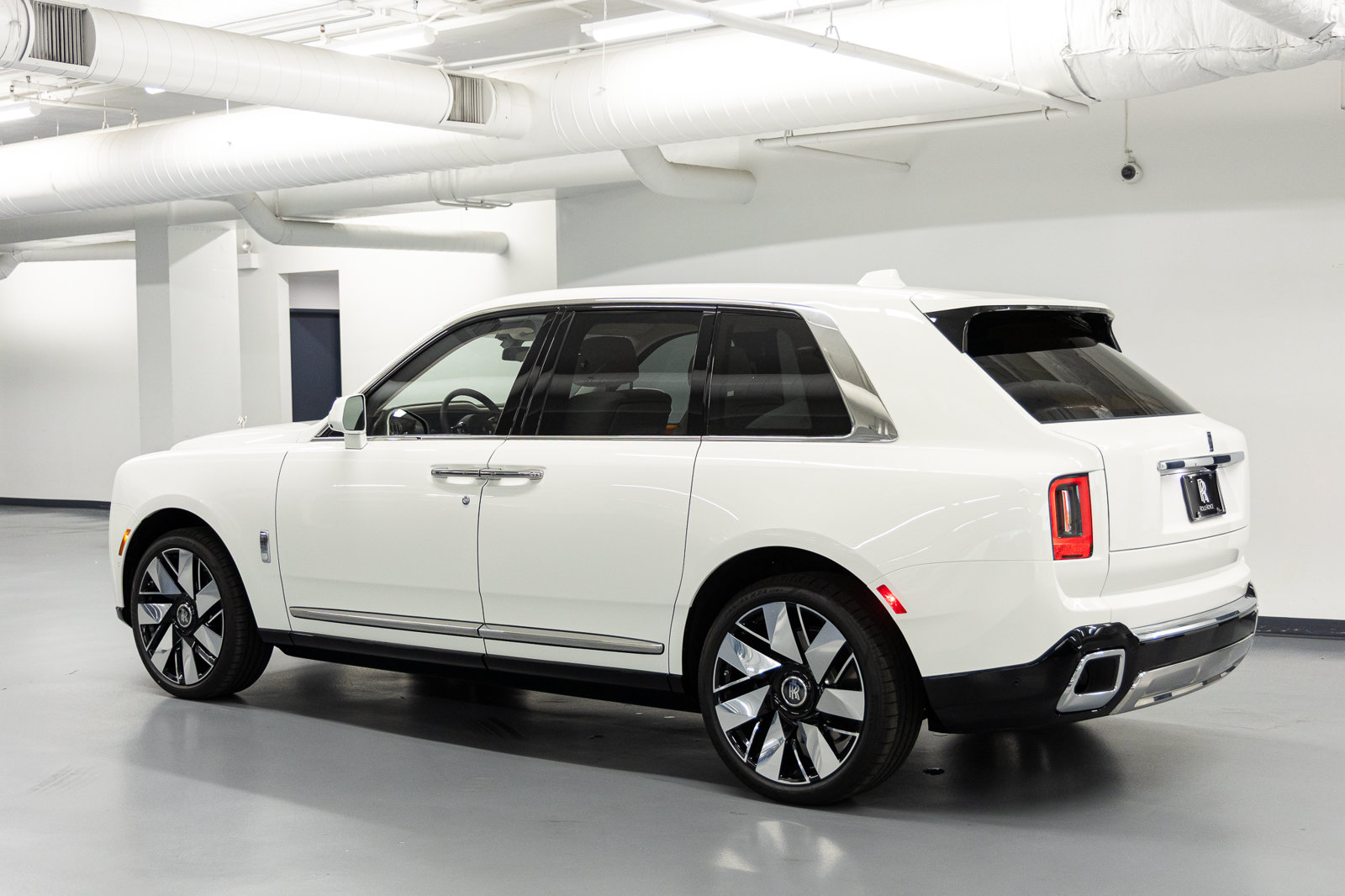New 2026 Rolls-Royce Cullinan AWD/4WD image 4