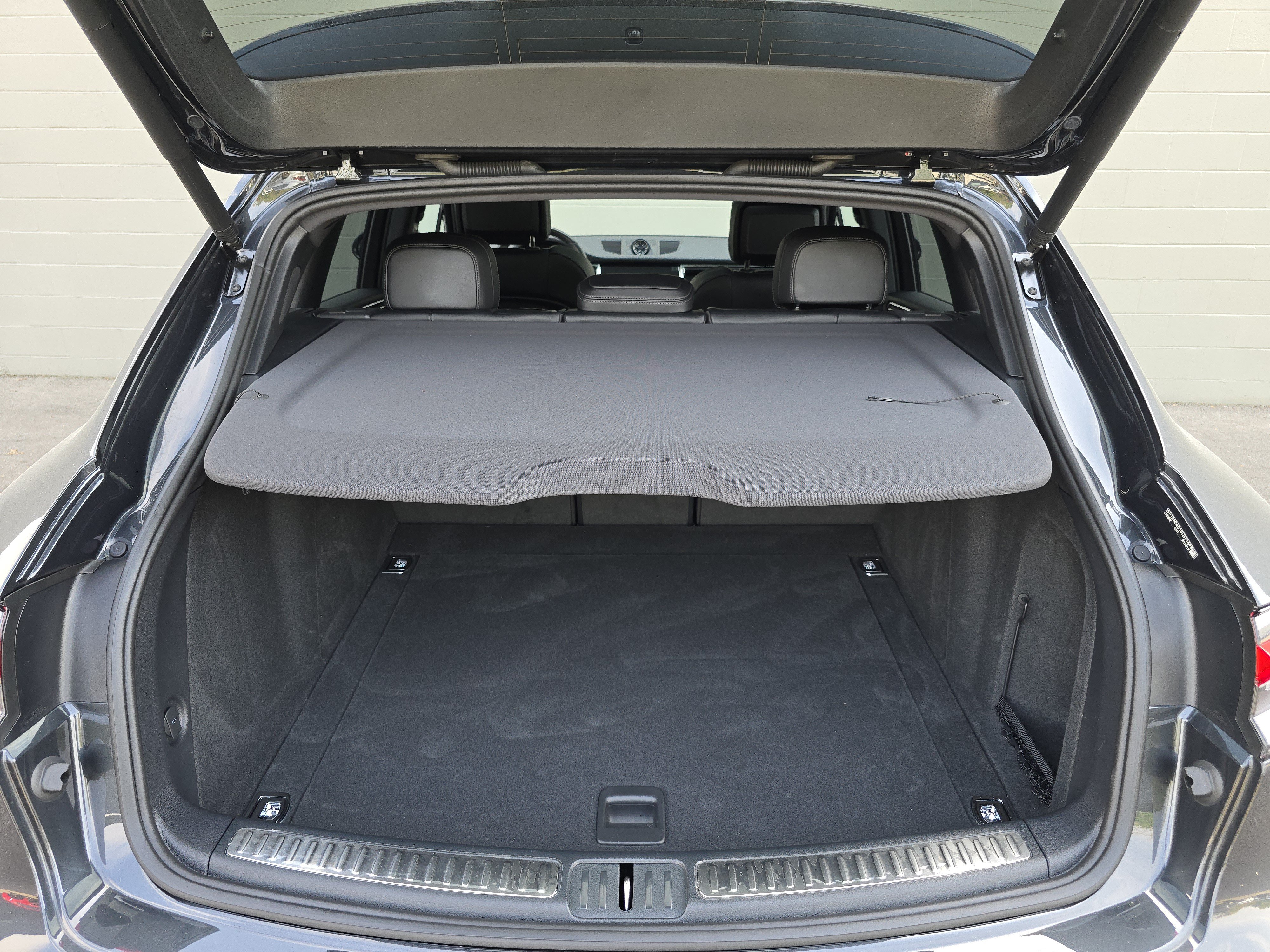Certified 2025 Porsche Macan AWD/4WD image 20