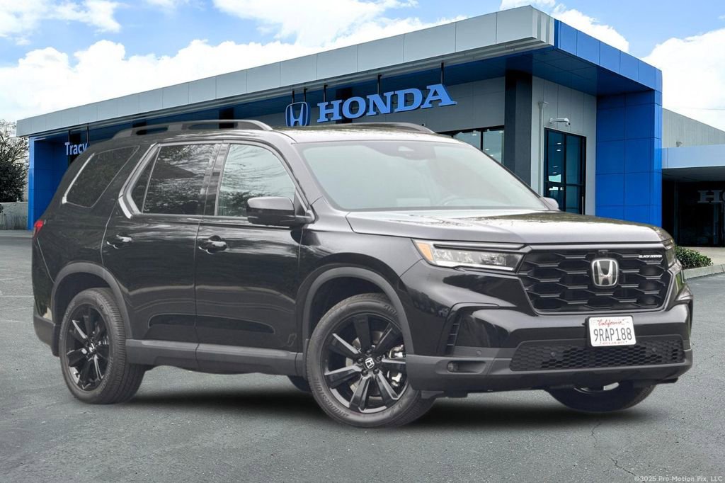 Certified 2025 Honda Pilot Black Edition image 1