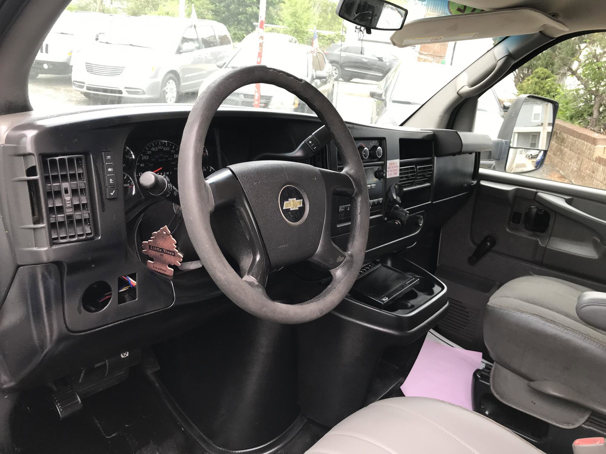 Used 2012 Chevrolet Express 3500 RWD image 9