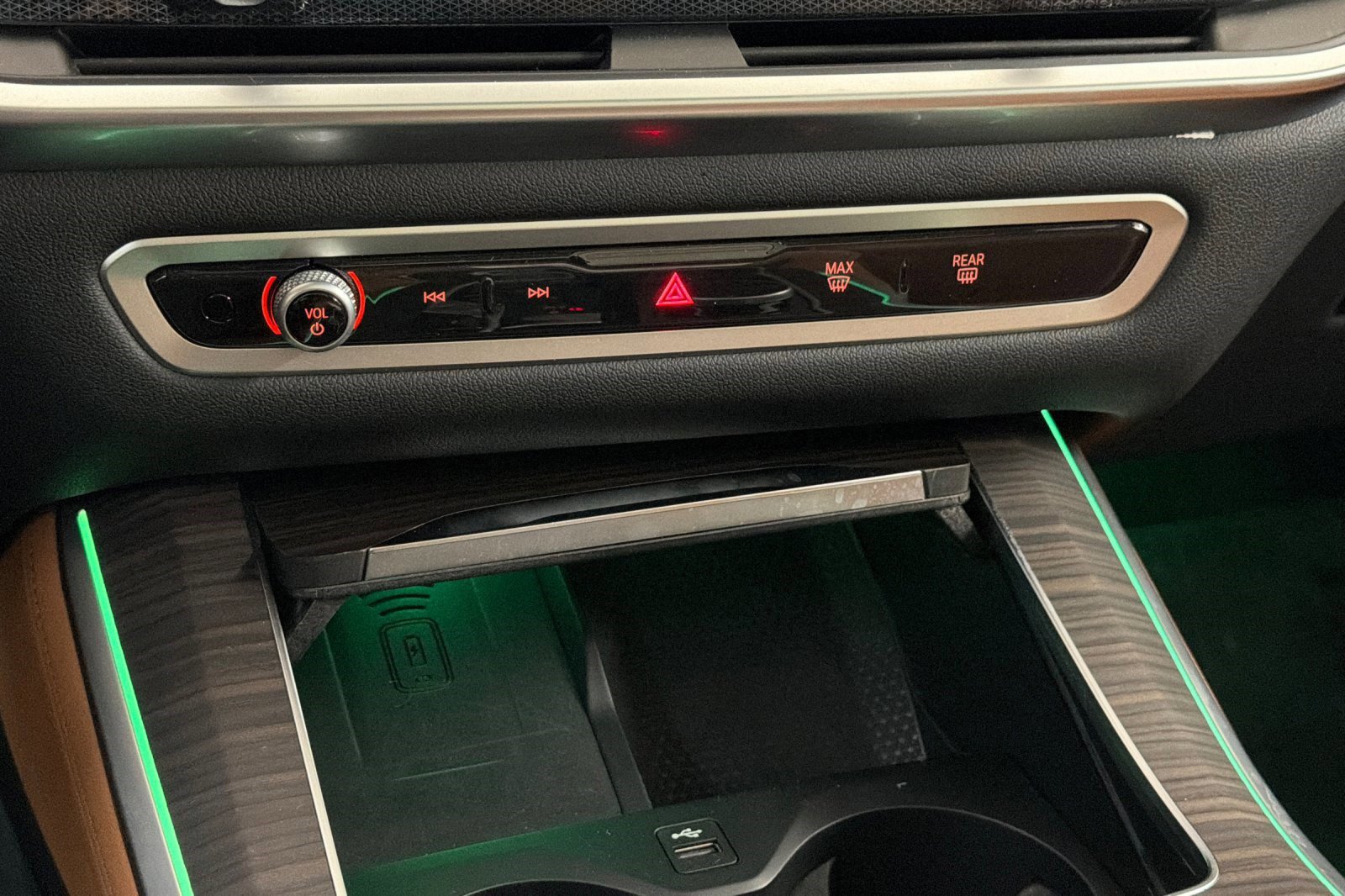 Used 2026 BMW X5 sDrive40i w/ Premium Package image 19